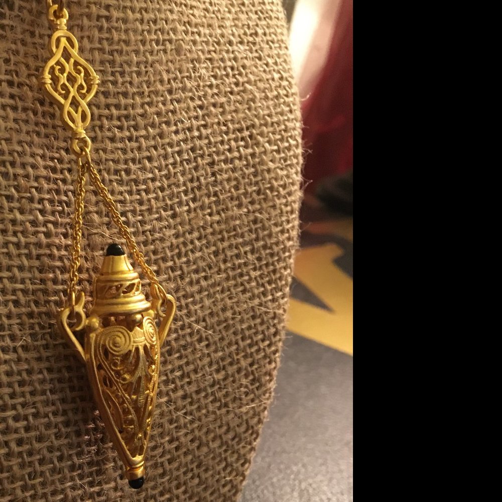 Vintage Pendant &  Necklace Urn Ornate Open Work Gold Women's Jewelry 1980's - Picture 9 of 10